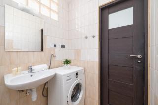 Rodzinny Apartament z dwiema sypialniami niedaleko centrum Krakowa by Noclegi Renters - 6