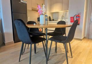 5 Mins To Yas Marina 1bhk Waterfront - Abu Dhabi - 3