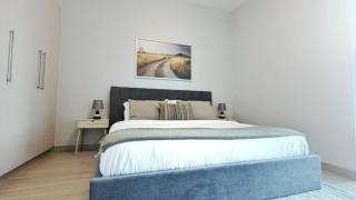 5 Mins To Yas Marina 1bhk Waterfront - Abu Dhabi - 9