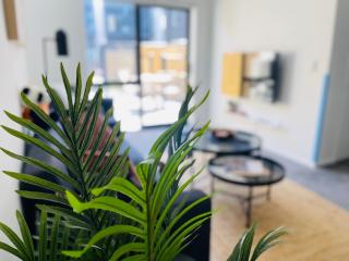 4 Minutes walk to Riverside Market!4bed 4 bath - 9