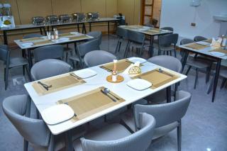 UNIQUE ROYAL HOTEL AND SUITeS - 5