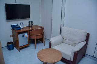 UNIQUE ROYAL HOTEL AND SUITeS - 2