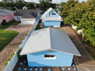 Dolphin Days Lagoon Retreat - 3