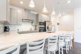 6 Bedroom Quiet Townhome! 6min to Airport & 15min to Downtown! - Nashville - 7