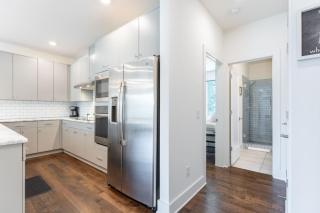 6 Bedroom Quiet Townhome! 6min to Airport & 15min to Downtown! - Nashville - 1