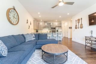 6 Bedroom Quiet Townhome! 6min to Airport & 15min to Downtown! - Nashville - 5