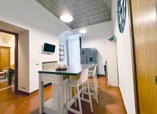 Casa Ginevra, Private Garage, Vaulted Ceilings - 2