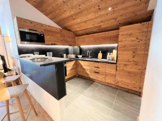 Grand Appartement 4* Neuf, 4 Chambres, Balcon, Parking Privé, Méribel Mottaret - FR-1-355-258 - 1