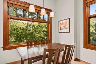 Foxtail Flat Capitol Peak's Coziest Corner Unit - 4