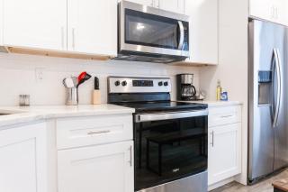 2bed-wifi-centralwdofficedesksmrt Tv - Philadelphia - 6
