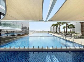 Modern Condo With Wide City Views From Balcony - Dubai - 1