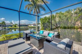 Villa Sweet Mailin by CoralVilla- pool, on water - Shell Point Village - 1