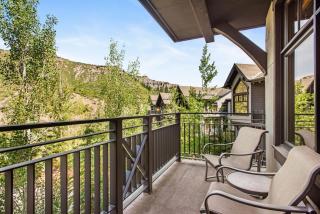 Couples Ski Sanctuary The Idyllic Alpine Getaway - 1