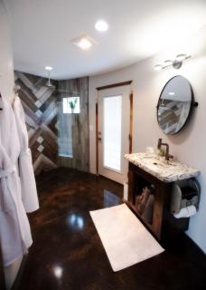 The Barn Silo At Goose Lake Lane - Glendale - 1