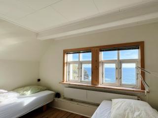 The Yellow House by the End of Suðuroy - 9