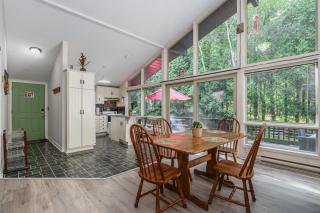 Evergreen Escape - Tobermory Chalet and Sauna - 2