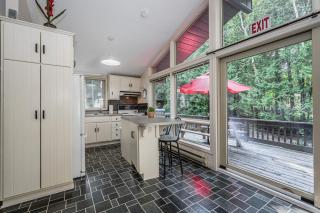 Evergreen Escape - Tobermory Chalet - 1