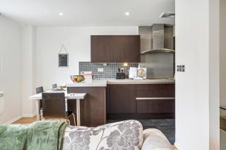 Pass the Keys Central Altrincham 2Bed Apartment - 4