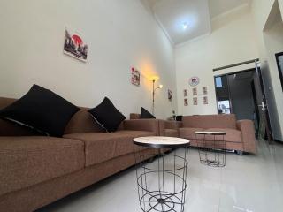 Hikariyama Villa Batu Malang Near Jatim Park 3 - 5