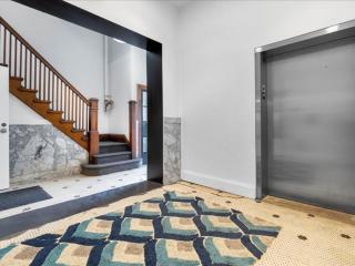 Quiet Studio On Grand - Heart Of Downtown! - 3