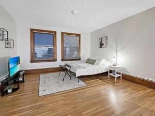 Quiet Studio On Grand - Heart Of Downtown! - 8