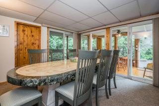 Cozy Pet Friendly Getaway w Fireplace - 4