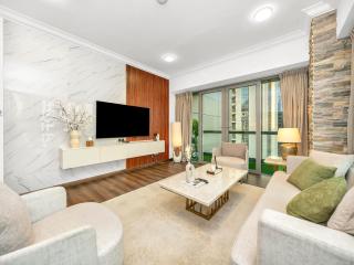 Elegant Two Bedroom Apartment with Large Balcony and Panoramic Downtown Skyline & Boulevard Views by Luxury Space - 3