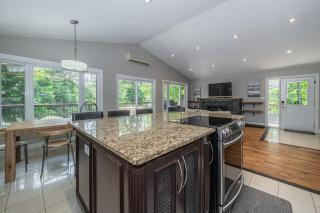 7-bed W Starlink , V-ball Near Beach! - Wiarton - 2
