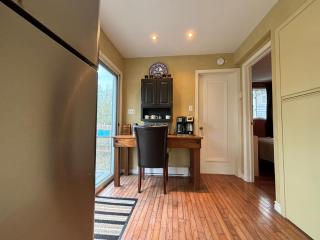 Artistic Haven By The Beach - Wiarton - 4
