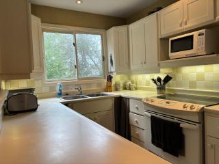 The Louise - Artistic Haven by the Beach - 1