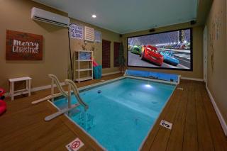 Indoor Pool Outdoor Fire Pit Mountain Views - 9