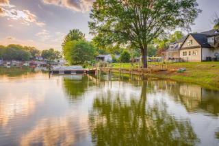 Lakefront Retreat with Dock and Pool - Mooresville - 1