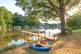 Lakefront Retreat with Dock and Pool - 7