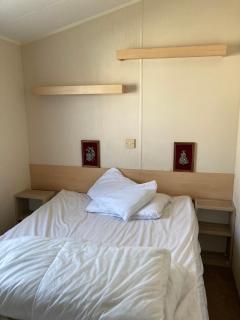 Luxury 8 and 6 berth caravans - 5