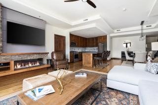 Luxury 4BDR Residence steps from Heavenly Village condo - South Lake Tahoe - 5