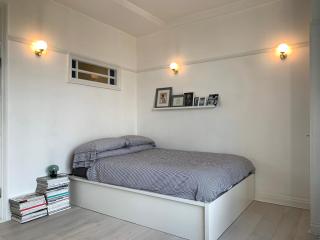 Art Deco Studio in East London - 3