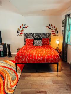 Cozy Guest House Studio Apartment - 8
