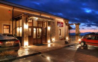 Alpen House Hotel & Suites - 5