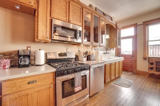 1 Mi to UW Historic Laramie Apt - 3