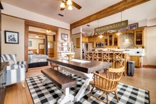 Marina and Island Access Historic Laramie Apt - Laramie - 2