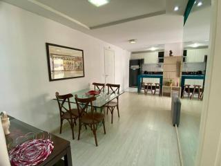 Apartamento no Cabral em Curitiba, com 3 quartos sendo um como closed, e 2 garagens - Curitiba - 2
