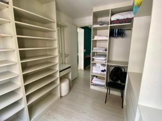 Apartamento no Cabral em Curitiba, com 3 quartos sendo um como closed, e 2 garagens - Curitiba - 3