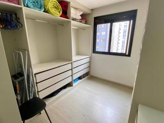 Apartamento no Cabral em Curitiba, com 3 quartos sendo um como closed, e 2 garagens - Curitiba - 4