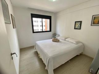 Apartamento no Cabral em Curitiba, com 3 quartos sendo um como closed, e 2 garagens - Curitiba - 8