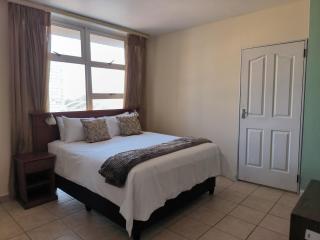 Oceanic Suites - Durban - 4
