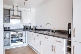Eastern Suite - City centre, Free parking and Balcony - Birmingham - 3