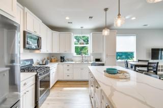 Modern Waveland Home with Deck - Walk to the Beach! - Waveland - 5