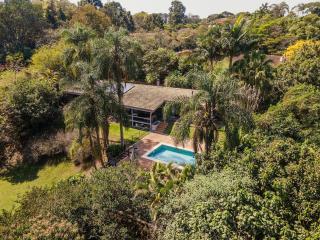 Arquitetura única na Granja Viana - 7