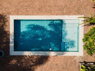 Arquitetura única na Granja Viana - 6