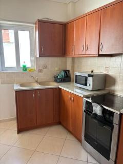 Accessible 2-Bedroom 75m2 with Veranda and Parking - Atene - 6